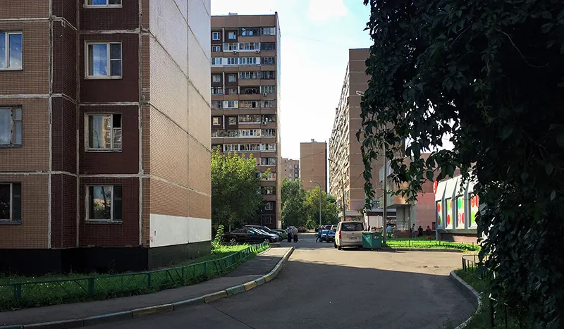 Фото: wikipedia/commons Moscow,_Kurganskaya_Street_6_inside_block_(30842307174).jpg