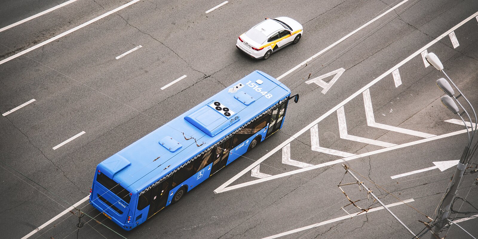 В Москве появятся еще 30 полос для общественного транспорта 