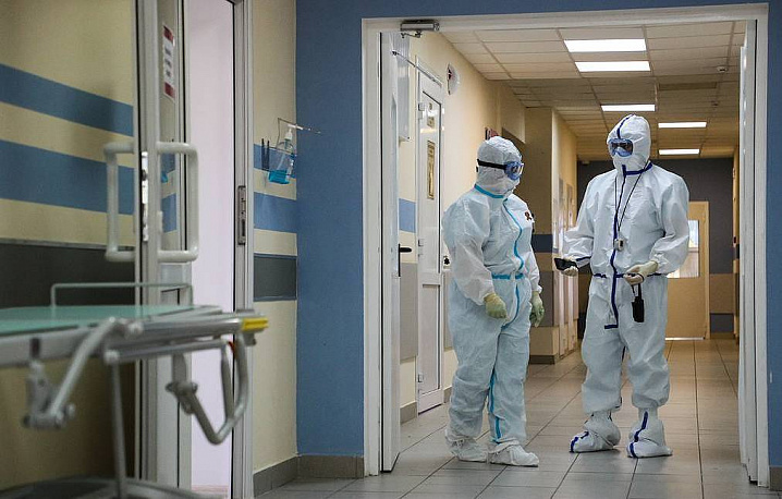 За сутки в России выявили 6615 новых случаев заражения коронавирусом