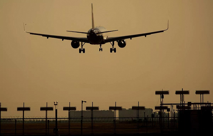 МИД: Возобновление авиасообщения с большим количеством стран займет недели
