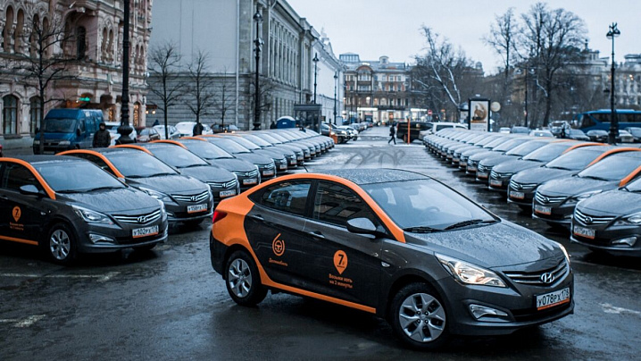В Москве задержали таксиста, своровавшего с машин каршеринга деталей на 8 миллионов рублей 