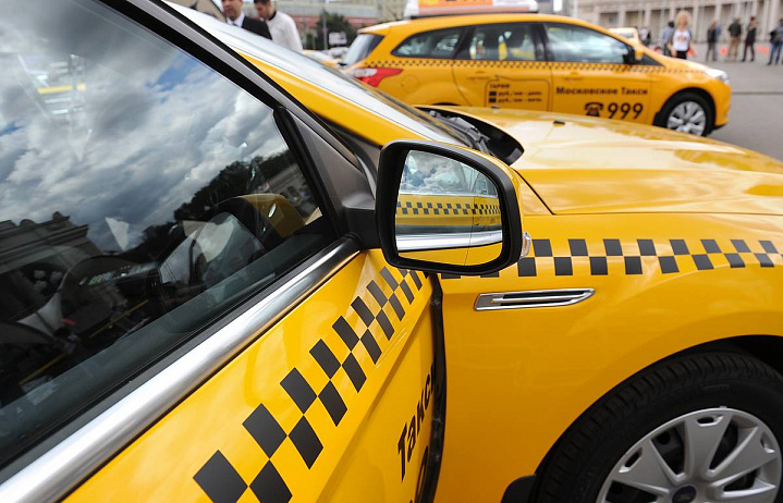 В период самоизоляции столичный рынок такси упал на 80%