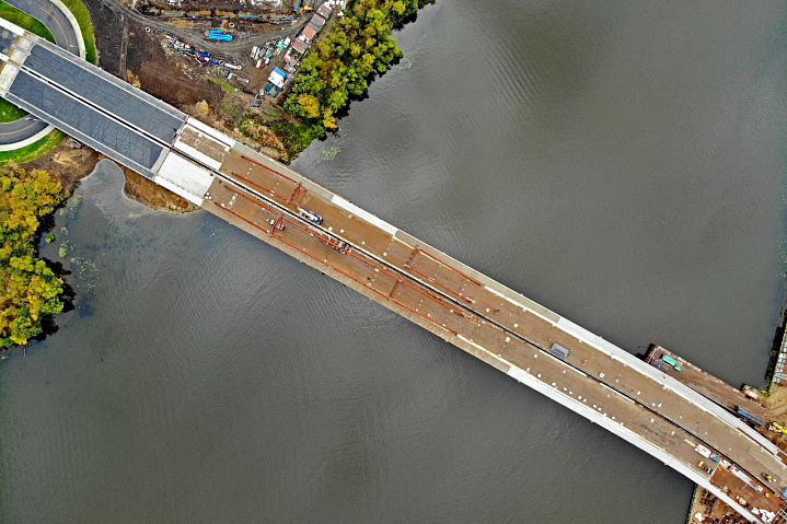 На ЗИЛе строится последняя опора нового моста через Москву-реку