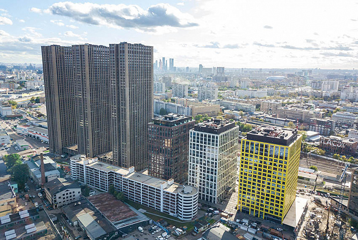 Вкус Нью-Йорка с видом на промзону: москвич о жизни в небоскребе эконом-класса