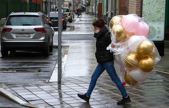 «Желтый» уровень погодной опасности продлили в Москве до 2 июня