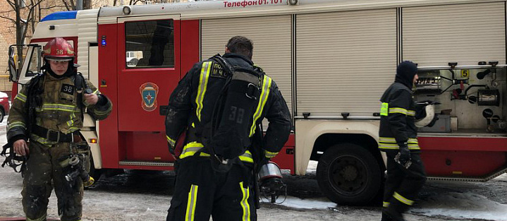 Из-за пожара на Ленинградском проспекте пострадали 6 квартир