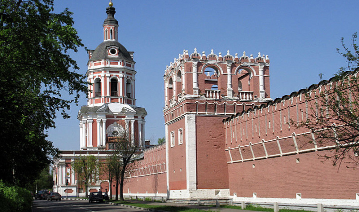 К началу 2020 года отреставрируют две башни Донского монастыря